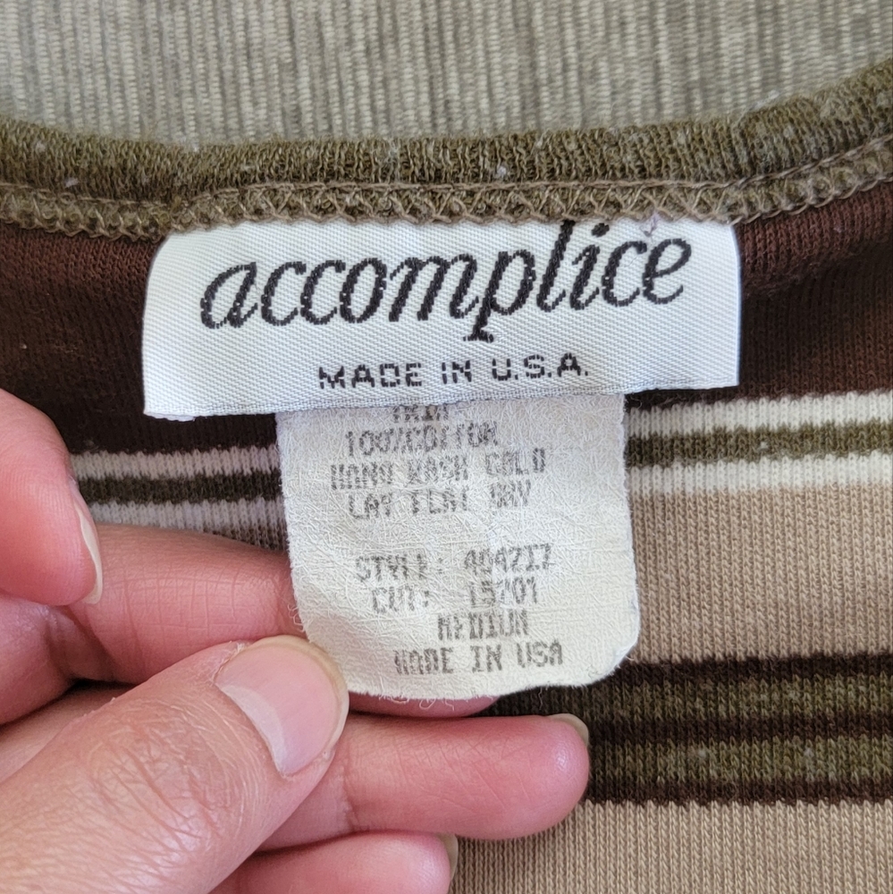 Y2K Accomplice Striped Front Wrap Crop Top - Picture 6 of 8